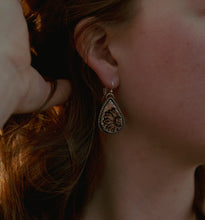 Load image into Gallery viewer, Earrings
